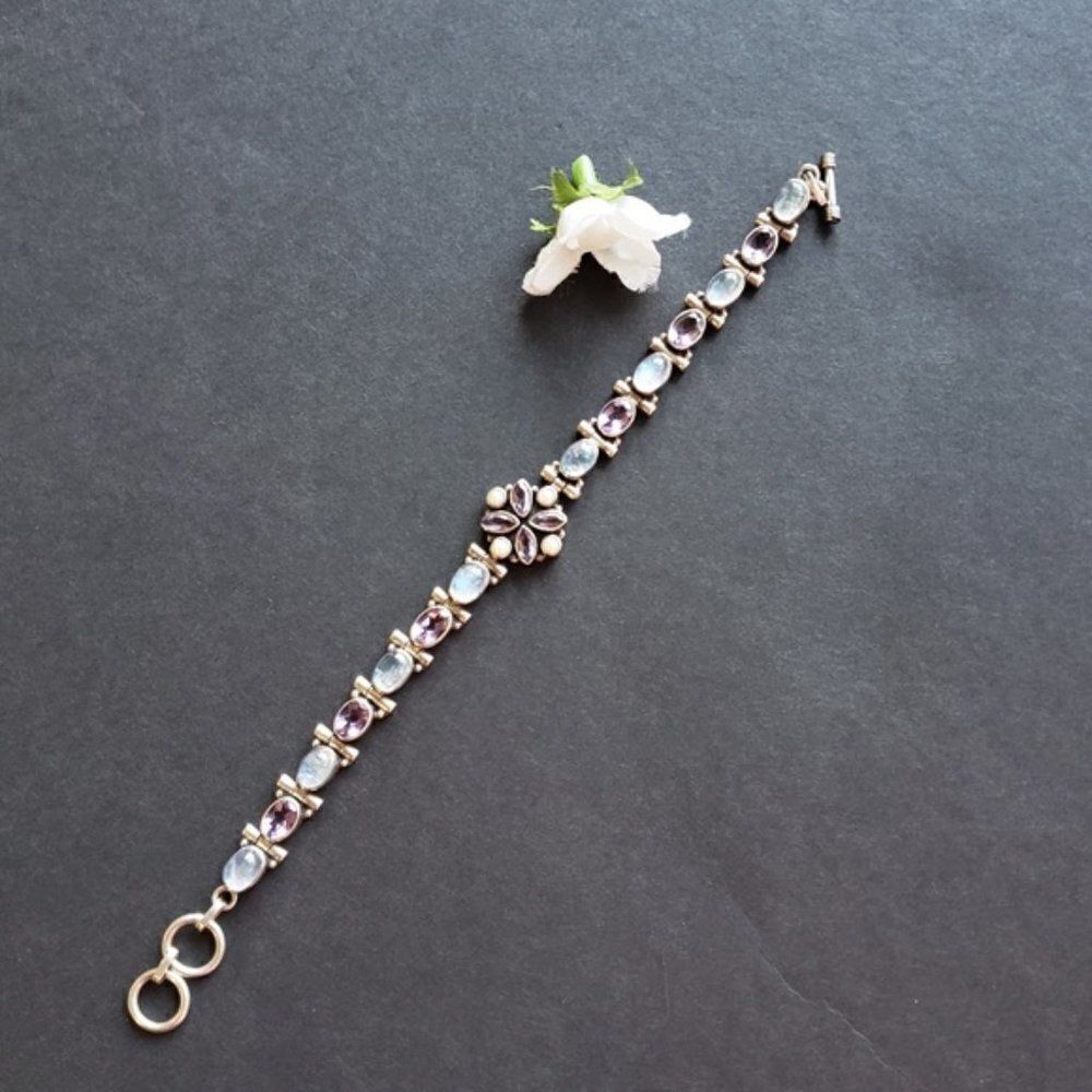 Floral gem bracelet